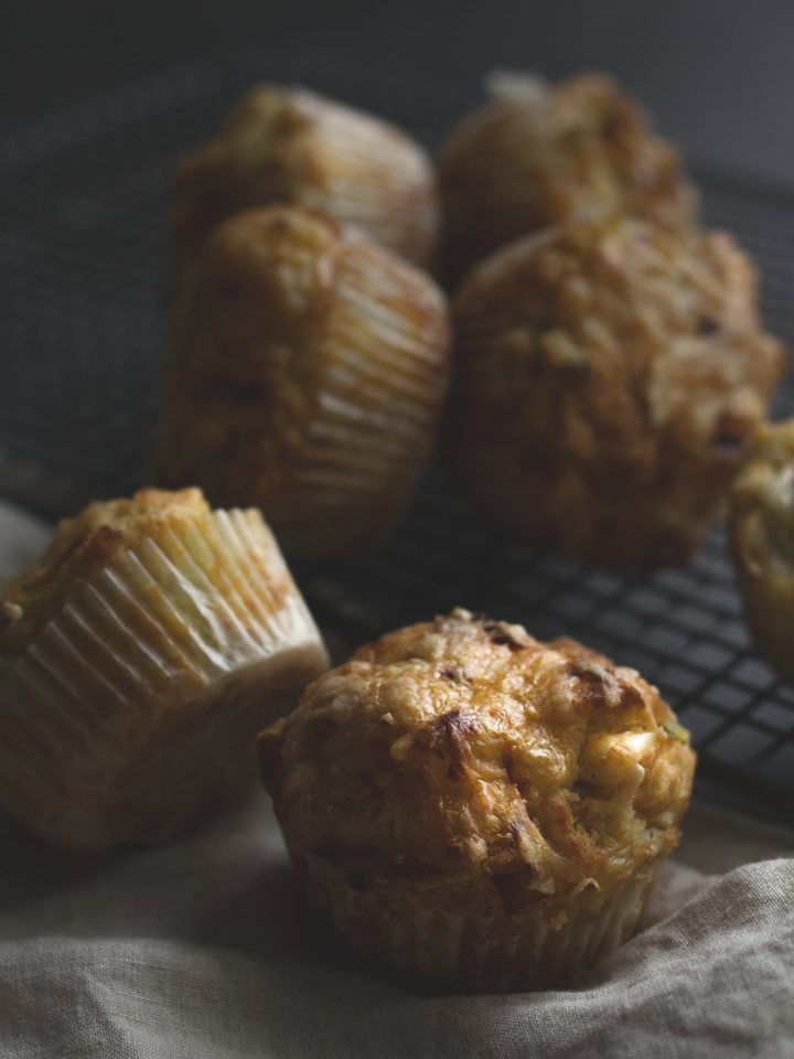 Apfel-Lauch-Muffins mit Käse