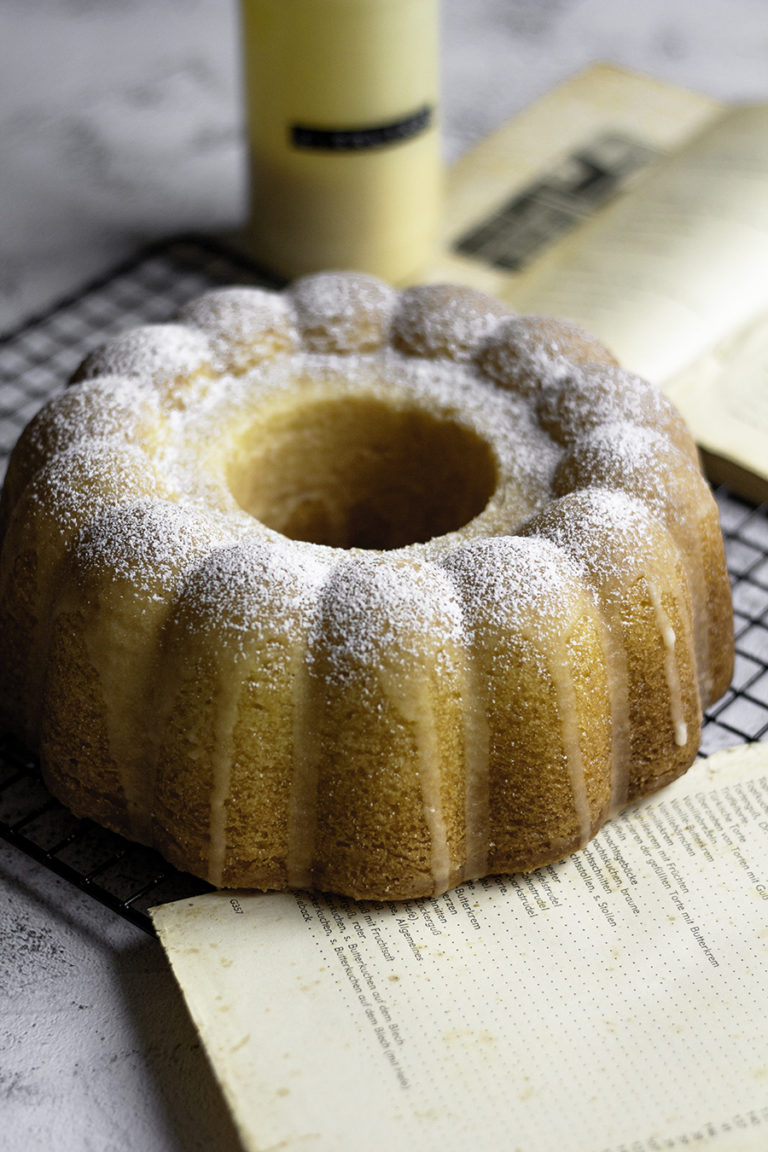 Softer Eierlikör-Kuchen