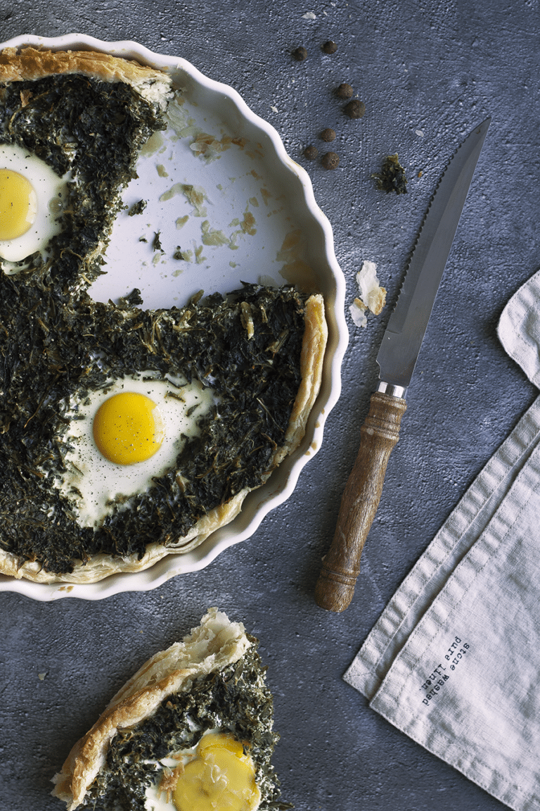 Grünkohl-Tarte mit Eiern und Kümmel