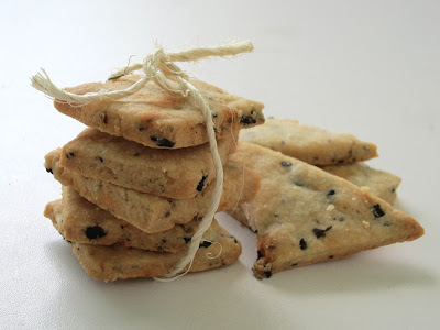 Oliven-Parmesan-Cracker