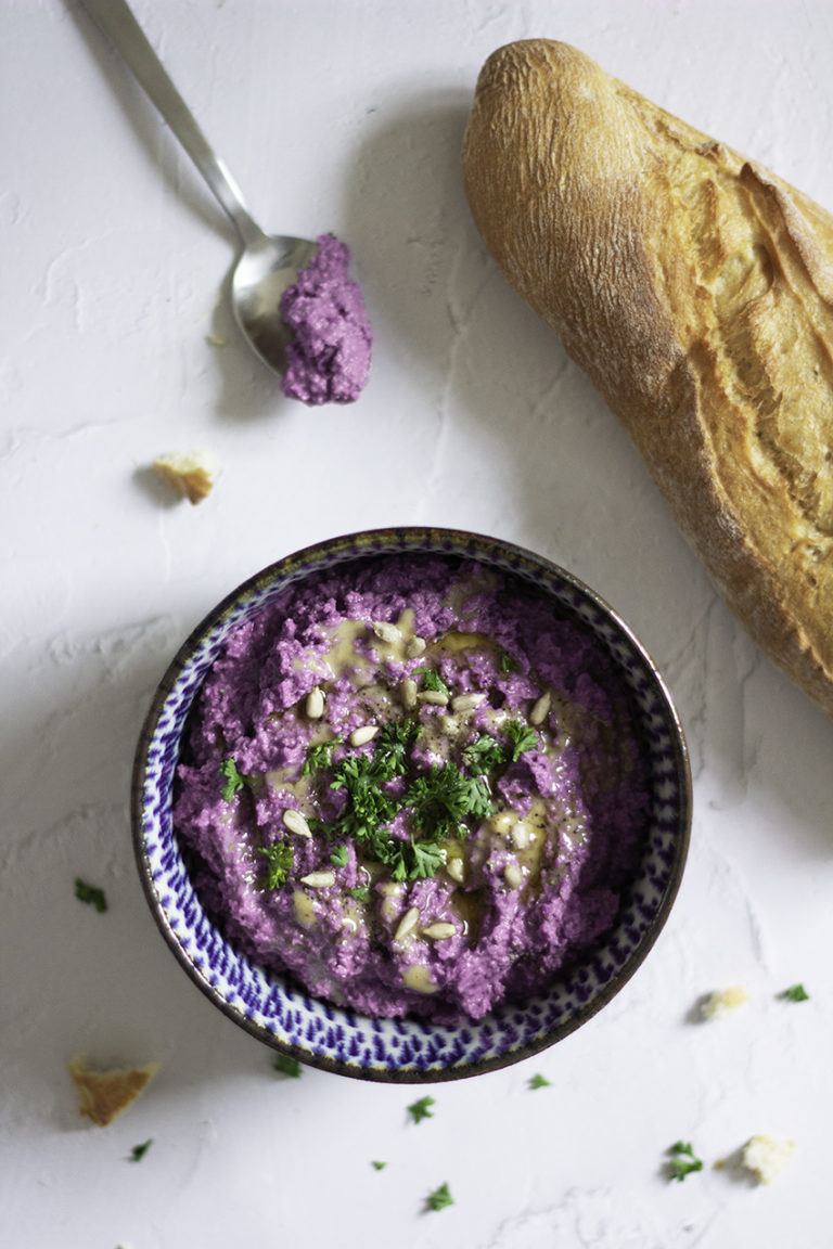 Rotkohl-Hummus
