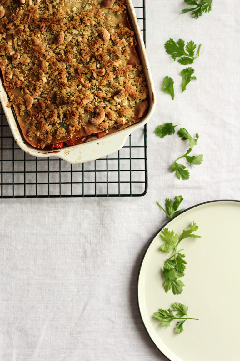 Lasagne mit Thai-Gemüse und Cashew-Knusper (vegan)
